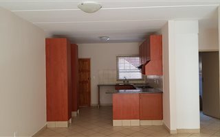 2 Bedroom Apartment in Hazeldean (Silverlakes Surroundings)
