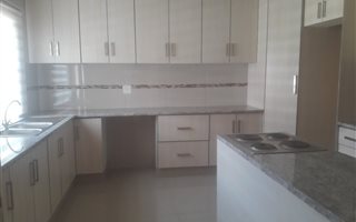 2 Bedroom Flat in Comet