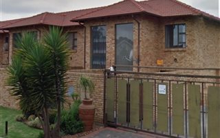 2 Bedroom Townhouse in General Alberts Park