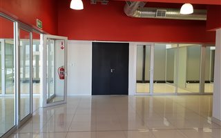 380 m² Commercial space in North Riding