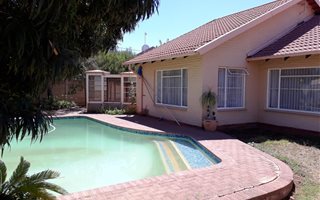 4 Bedroom House in Uitsig