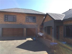 4 Bedroom House in Wilgeboom