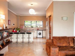 2 Bed Apartment in Palm Lakes Estate