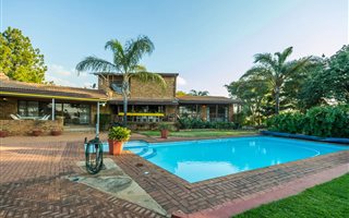 5 Bedroom House in Protea Ridge