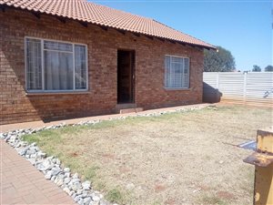 2 Bed Townhouse in Meiringspark