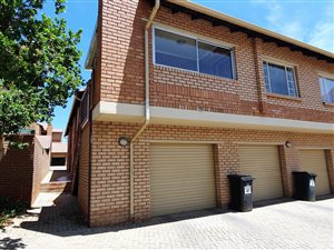 2 Bed Townhouse in Hazeldean (Silverlakes Surroundings)