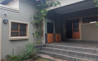 3 Bedroom House in Waterkloof Ridge
