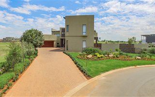 6 Bedroom House in Serengeti