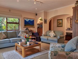 3 Bed House in Kirstenhof