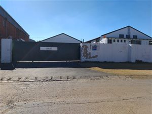 620 m² Industrial space in Maraisburg