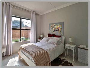 2 Bed Apartment in Jansen Park