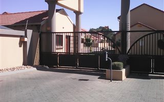 2 Bedroom House in Eldorette