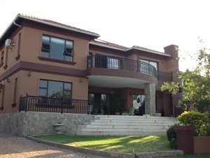 4 Bed House in Blue Valley Golf Estate