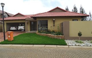 3 Bedroom House in Grimbeek Park
