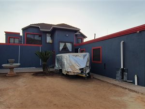 700 m² Commercial space in Garsfontein