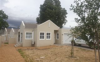 2 Bedroom House in Suider Paarl