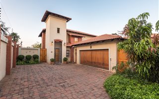 3 Bedroom House in Alphen Park