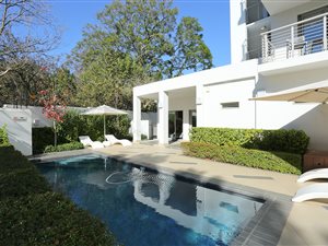 5 Bed Apartment in Rosebank