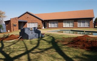 4 Bedroom House in Rand Collieries