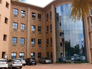 274 m² Office Space in Bruma