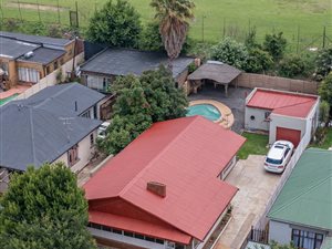 3 Bed House in Roodepoort North