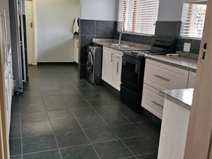 4 Bed House in Manors