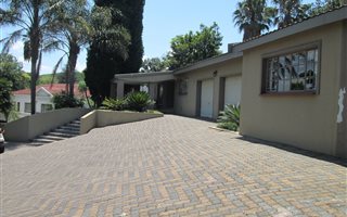 4 Bedroom House in Signal Hill