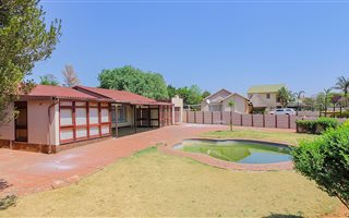 4 Bedroom House in Bonaero Park