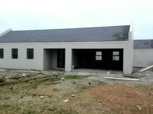 3 Bed House in Long Acres