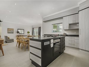 4 Bedroom House in Westbrook