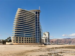 3 Bed Apartment in Strand North