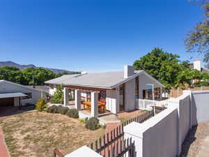 4 Bed House in Paarl
