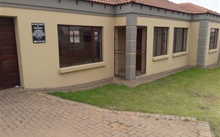 3 Bedroom Townhouse in Jackaroo Park