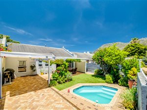 3 Bed House in Kirstenhof