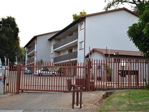 2 Bed Apartment in Northcliff