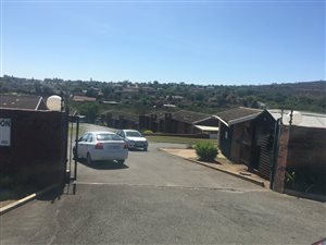 3 Bed Townhouse in Bisley