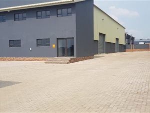1000 m² Commercial space in Secunda