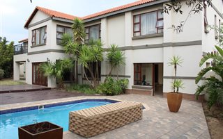 6 Bedroom House in Summerset