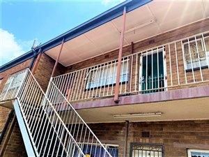 2 Bed Apartment in Vereeniging Central
