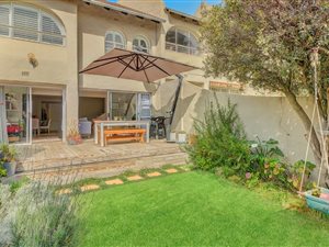 3 Bed Townhouse in Bordeaux