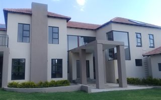 5 Bedroom House in Sable Hills Waterfront Estate