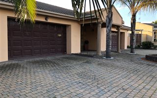 4 Bedroom House in Blommendal