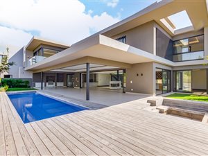 5 Bed House in Steyn City