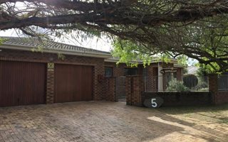 5 Bedroom House in Vredekloof