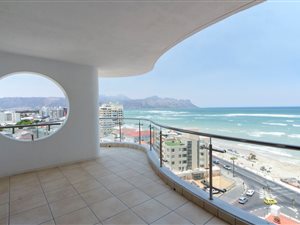 3 Bed Apartment in Beachroad