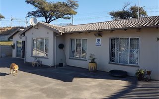 2 Bedroom House in Sea View