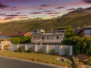 3 Bed House in Mountainside