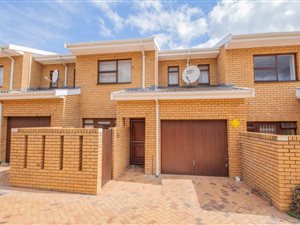 3 Bed Townhouse in Die Wingerd
