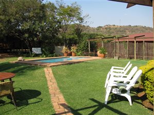 12 Bed House in Donkerhoek