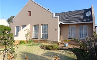 2 Bedroom Simplex in Albertsdal